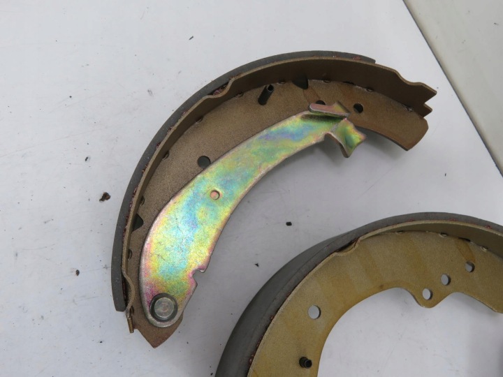 FIXATION PLAQUETTES FREINS FIAT DUCATO BOÎTE
