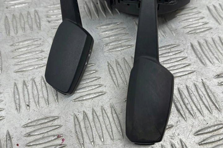 MANETTES BMW X5 (E70) 9138206 3.0L DIESEL 173KW 2009