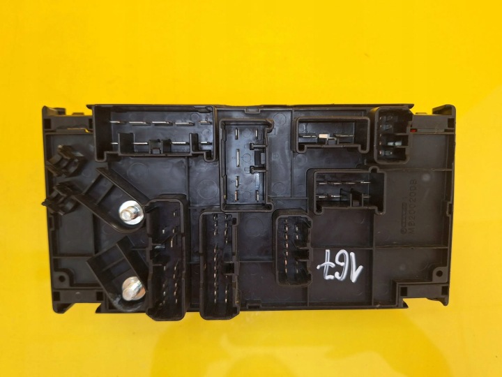 BOÎTE FUSIBLES SUBARU IMPREZA III MB100200B NR167