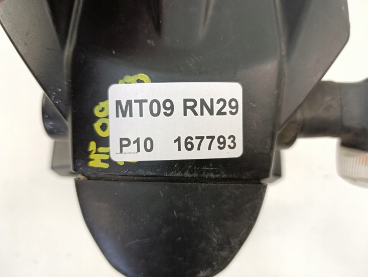 YAMAHA MT09 RN29 FIXATION CADRE DE PLAQUE D'IMMATRICULATION