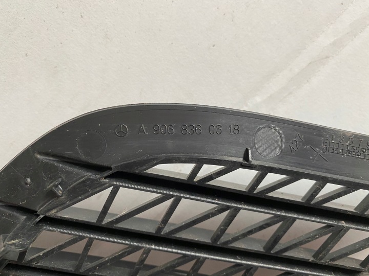 MERCEDES SPRINTER W906 06-19R GRILLE CALANDRE CAPOTS AVANT AVANT GAUCHE