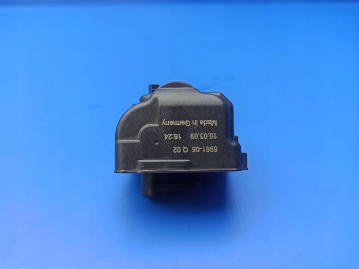 MERCEDES-BENZ OE 8961-05Q02 SERVOMOTEUR BOUCHONS GOULOTTE DE REMPLISSAGE CARBURANTS