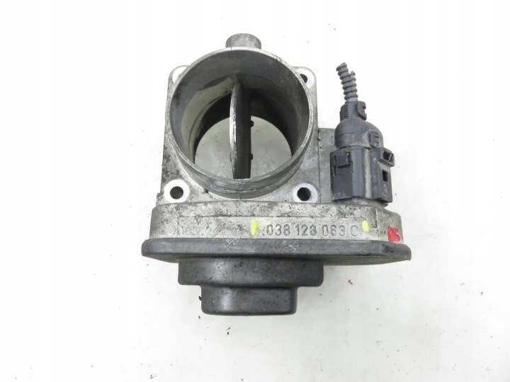 PAPILLON DES GAZ SKODA FABIA I 1.9 SDI 038128063C