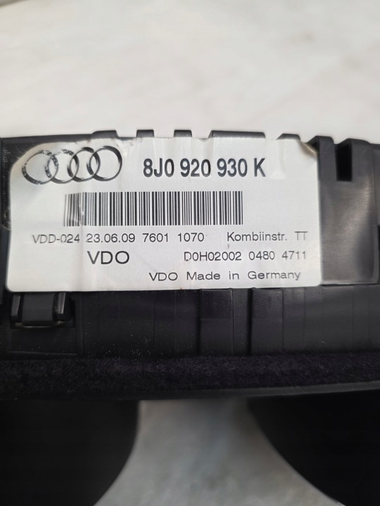 COMPTEUR COMPTEUR AUDI TT 8J0920930K