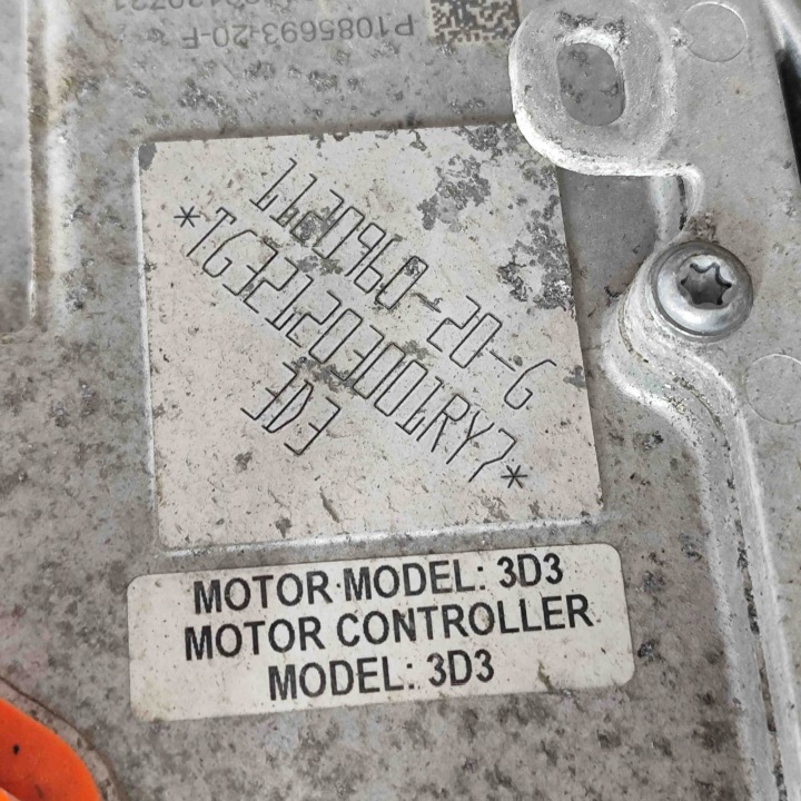 MOTEUR TESLA MODÈLE 3 108569320F 26830542 324KW 2021