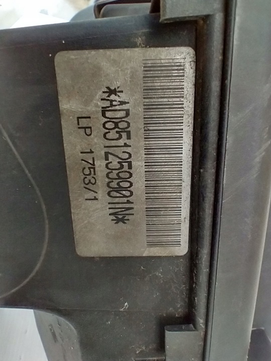BMW E84 E82 E90 E92 2.0D CHÂSSIS FILTRE AIR DÉBITMÈTRE 8506409
