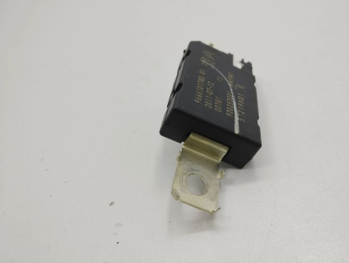 PEUGEOT 508 AMPLIFICATEUR D'ANTENNE 2011 9666101780