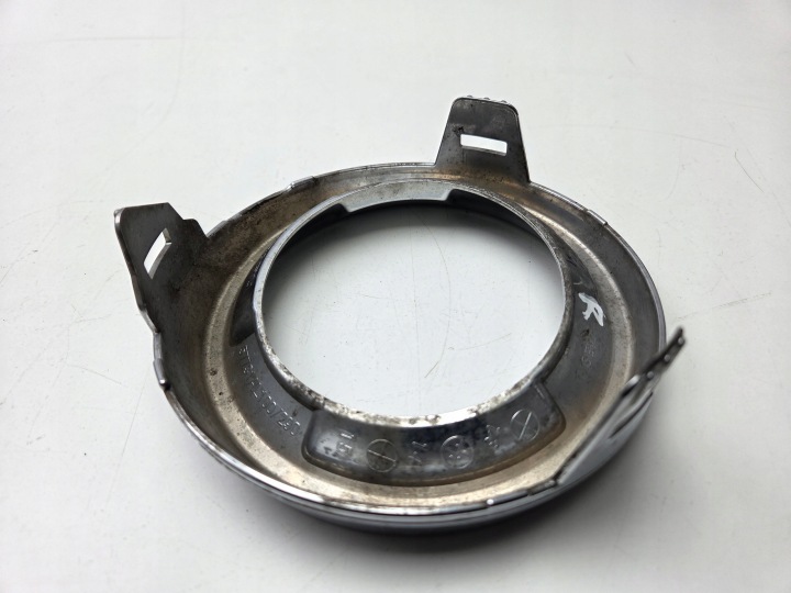 SUBARU OUTBACK V PROTECTION BOUCHON CHÂSSIS HALOGÈNE DROITE 57731AL