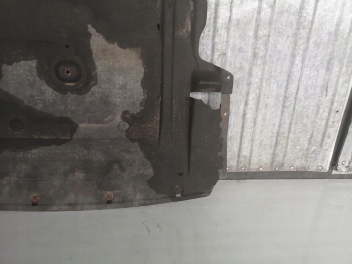 PROTECTION CHÂSSIS GAUCHE BMW E53 8408767