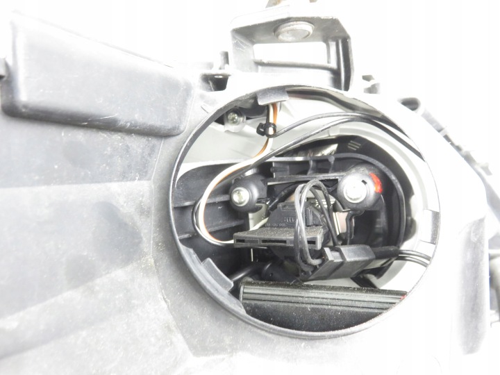 PHARE GAUCHE AVANT BMW 5 (E60) 7177729