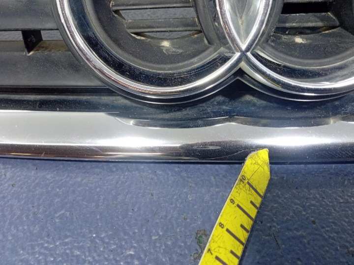 AUDI A3 8L CALANDRE GRILLE 8L0853651A