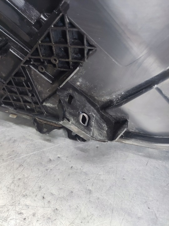 MERCEDES A CLASSE W176 PHARE GAUCHE AVANT H7 UK A1768200361