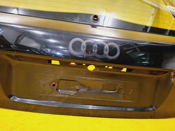 COUVERCLES DE COFFRE ARRIÈRE VITRE COUVERCLES DE COFFRE AUDI A3 8L HAYON 5D LAK: LZ9W NR434
