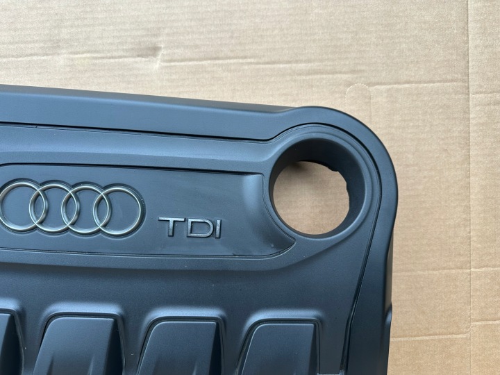 AUDI Q3 8U A3 8P 2.0 TDI PROTECTION COUVERCLE CHÂSSIS MOTEUR 03L103925S