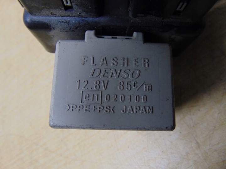 SUBARU OUTBACK BOÎTE FUSIBLES 2005 3.0L 86111AG000 066500-5480