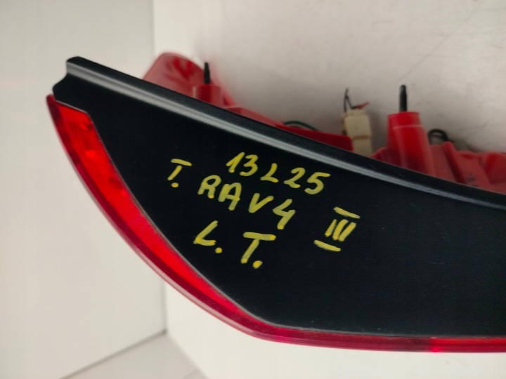 TOYOTA RAV4 III 06R- PHARE GAUCHE ARRIÈRE GAUCHE ARRIÈRE