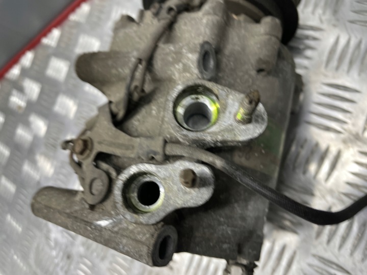 COMPRESSEUR DE CLIMATISATION 38800PLAE021-M2 HONDA CIVIC VII LIFT 1,4 I