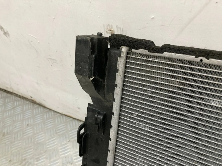 RADIATEUR EAU BMW G30 G31 8576505 MANUEL