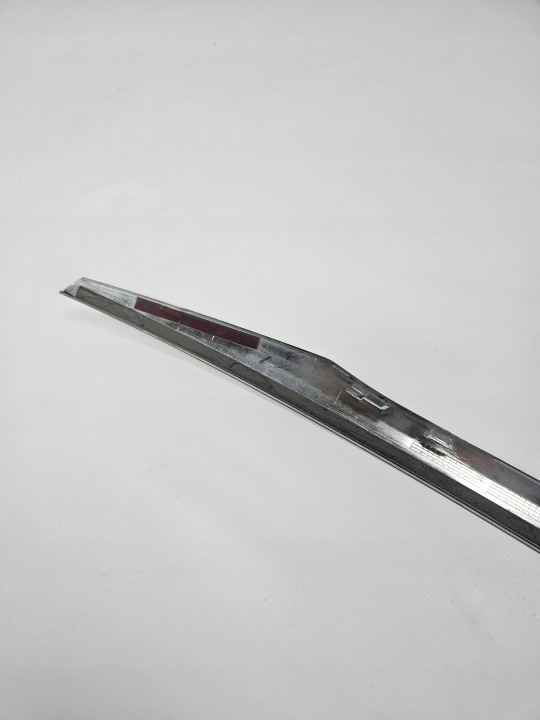 MERCEDES E CLASSE BERLINE W213 16 MOULURE CHROME COUVERCLES DE COFFRE ARRIÈRE A2137570000