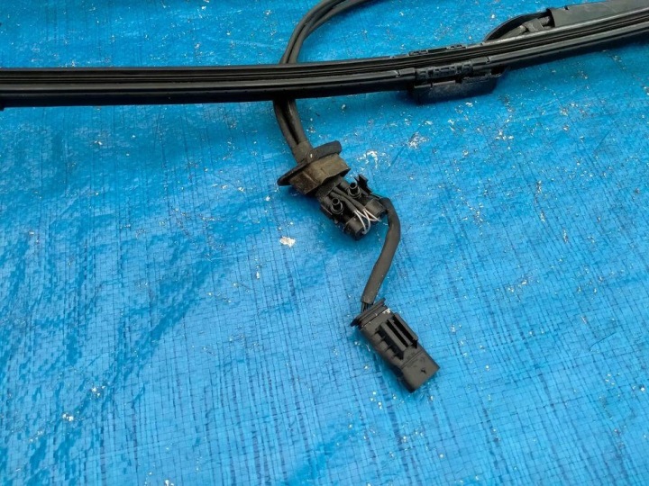 MERCEDES W222 ESSUIE-GLACE DROITE GAUCHE BRAS A2228200540 A2228200640