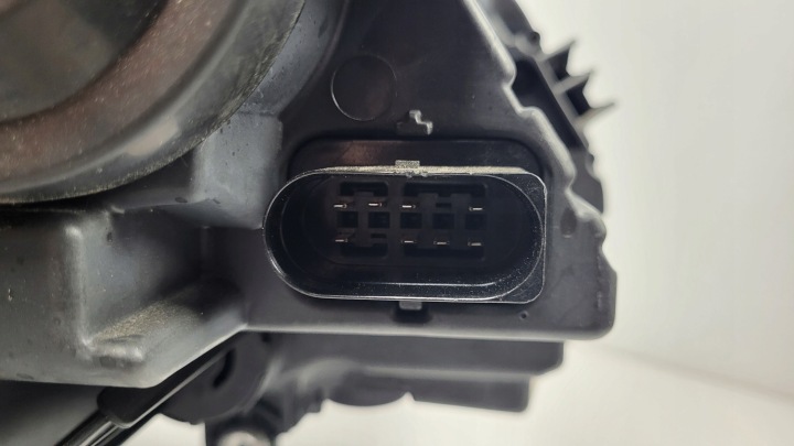 PROJECTEUR PHARE AVANT GAUCHE VW VOLKSWAGEN PASSAT B7 3AB 2010-2014