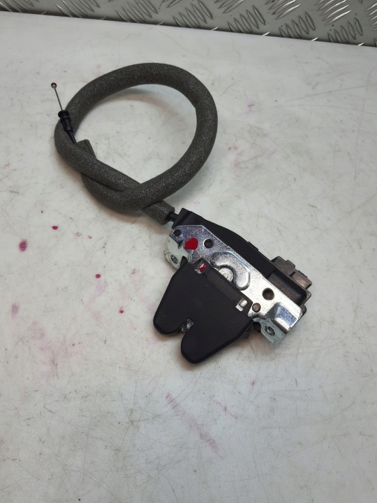 SERRURE COUVERCLES DE COFFRE COUVERCLES DE COFFRE MERCEDES W204 2047500185