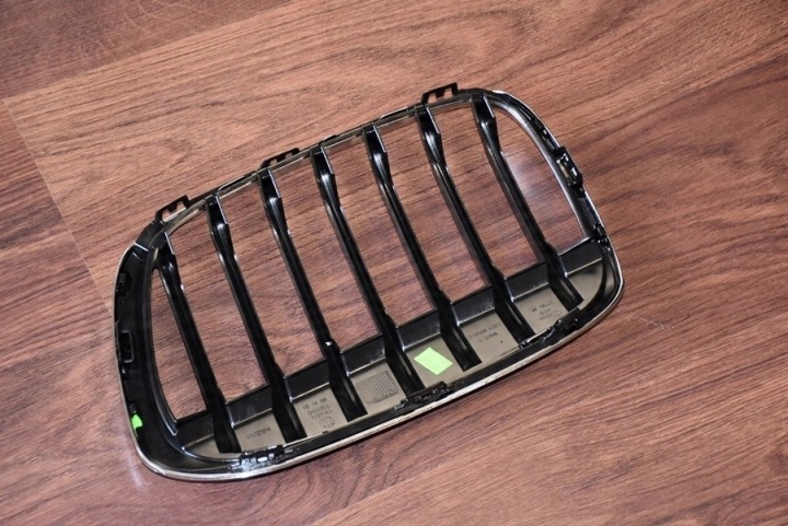 CALANDRE GRILLE RÉSERVOIR BMW X1 F48 MODULE NOIRE ASO