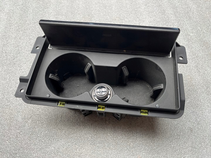 AUDI A8 D5 4N BOÎTE À GANTS CUPHOLDER POIGNÉE SUR BOISSONS 4N1858601