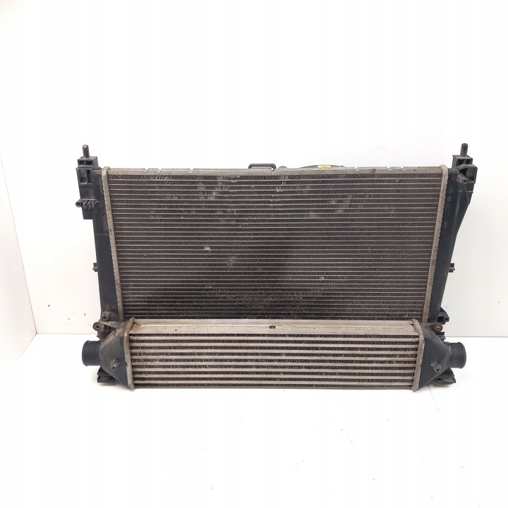 2013 OPEL COMBO D RADIATEUR ENSEMBLE 896000000