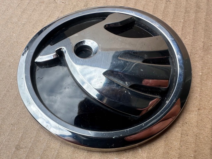 SKODA FABIA III INSIGNE LOGO EMBLÈME 3V0853621A