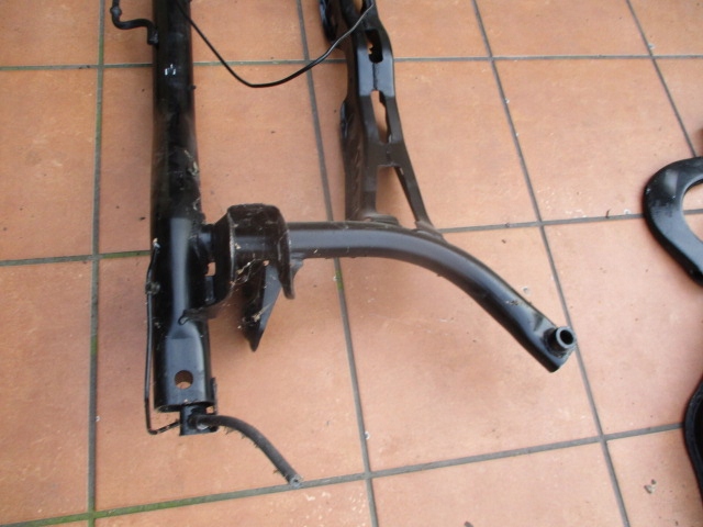 VW TOURAN SKODA POUTRE BERCEAU ARRIÈRE 1K0505315AQ 5XY
