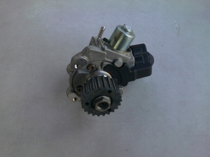 PUMP HIGH PRESSURE FUEL PUMP 04B130755F VW AUDI 1.6TDI photo 3 - milautoparts-fr.ukrlive.com