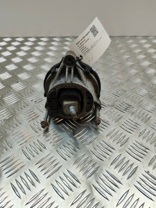 BMW M3 F80 2015 GAUCHE CÔTÉ SUPPORT FIXATION MOTEUR