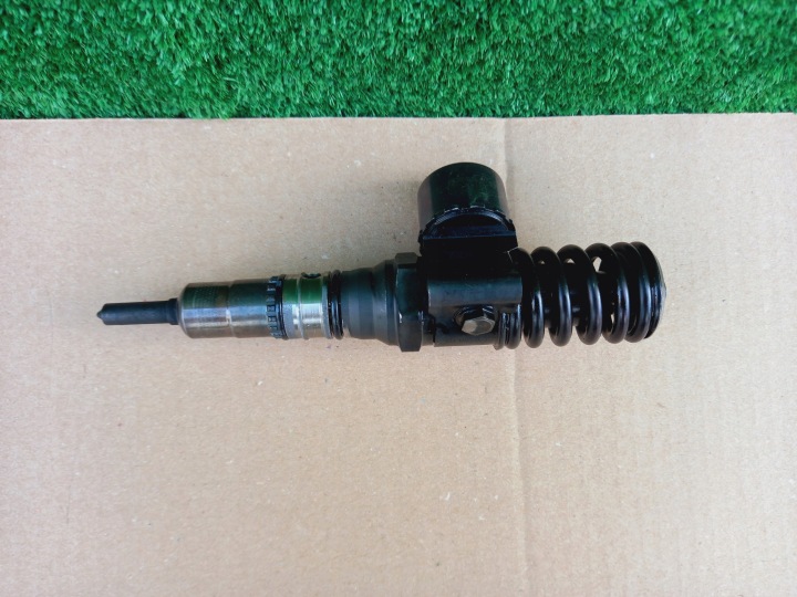 VW TOURAN I 03-06 2.0 TDI AZV 136 KM POMPE À INJECTION ORIGINAL 03G130073B