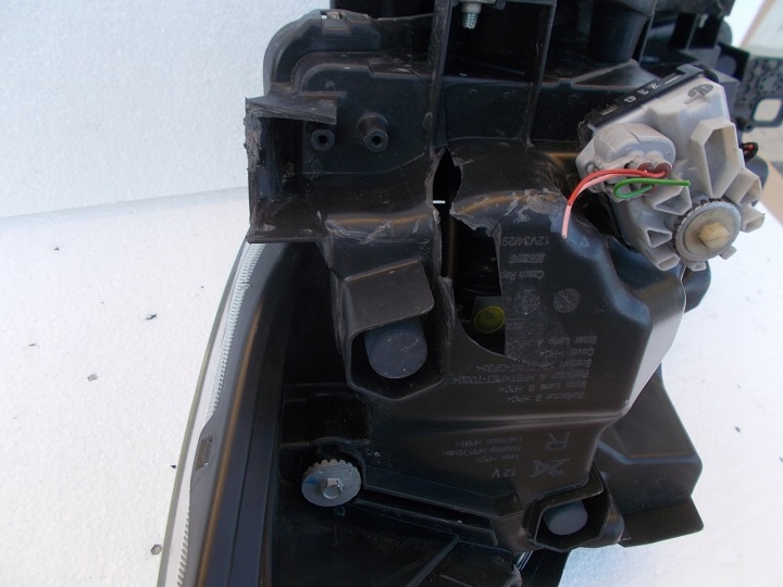 PROJECTEUR PHARE DROITE SUZUKI AVEC CROSS LIFT COMPLET LED