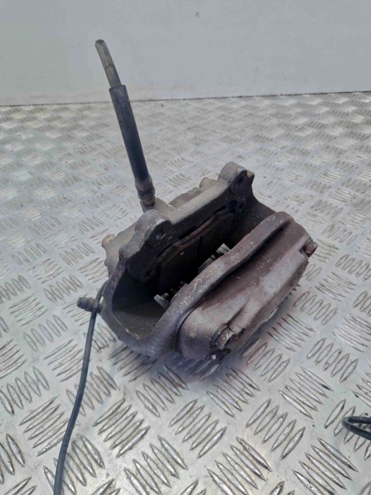 ÉTRIER DE FREIN DE FREIN AVANT DROIT MERCEDES-BENZ SL (R230) A2305400108 5.0L