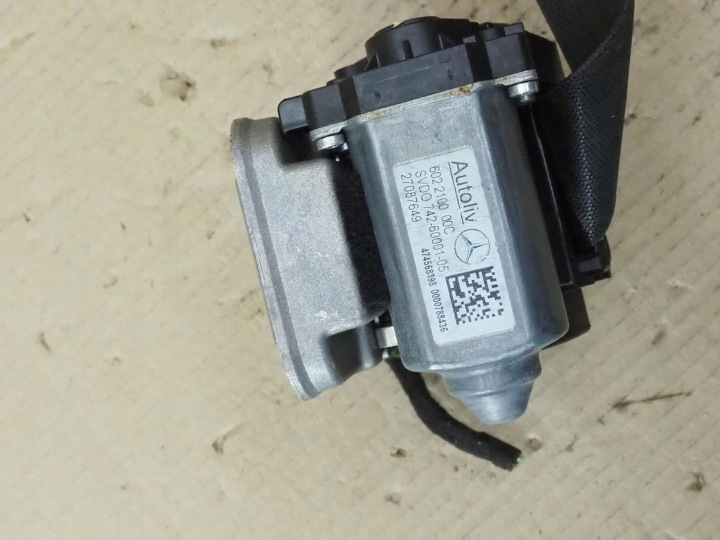 CEINTURE DE SÉCURITÉ MERCEDES-BENZ OE 2118605586