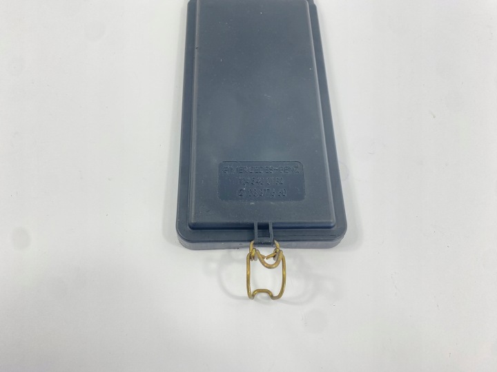 CLAPET CAPUCHON BOÎTES FUSIBLES MERCEDES R129 SL W124 1245400182