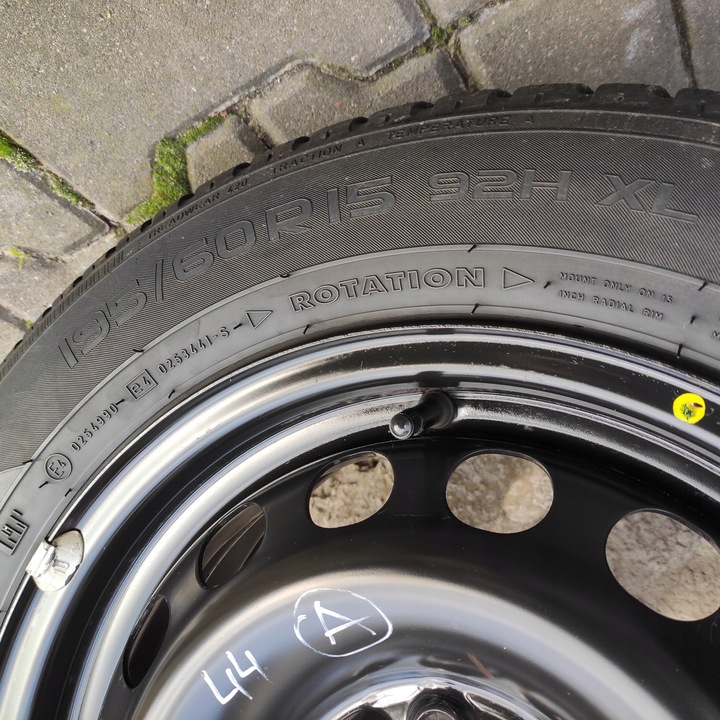 RUEDAS 195/60/ R15 NOKIAN 4X114,3 INVIERNO VOLVO S40 V40 