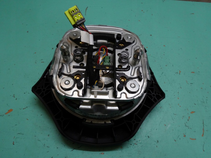 BMW E81 E87 LIFT 09R AIRBAG COUSSIN CONDUCTEUR 33677982802F 6779828