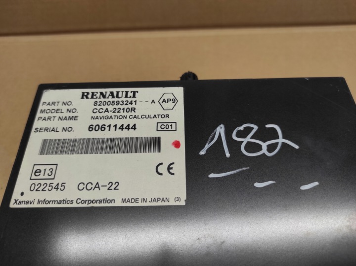 LECTEUR DE CARTE NAVIGATION GPS RENAULT LAGUNA II 8200593241
