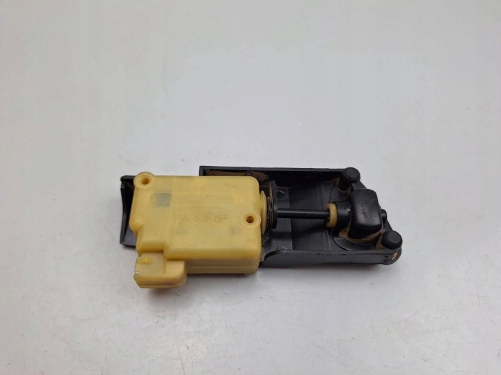 SERVOMOTEUR CENTRAL SERRURE VOLVO S60 30716837