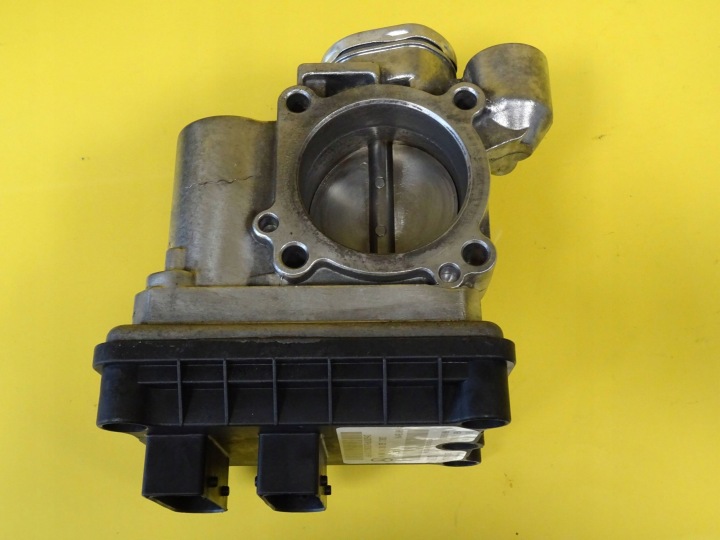 PAPILLON DES GAZ MERCEDES-BENZ A W168 A1661413125 NR131