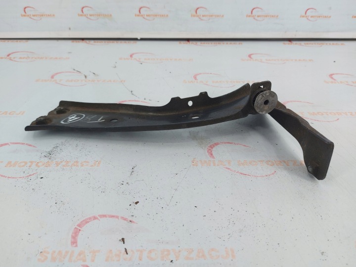 AUDI Q3 II 1.5 TFSI 23R FIXATION GARDE-BOUE DROIT 83A821132