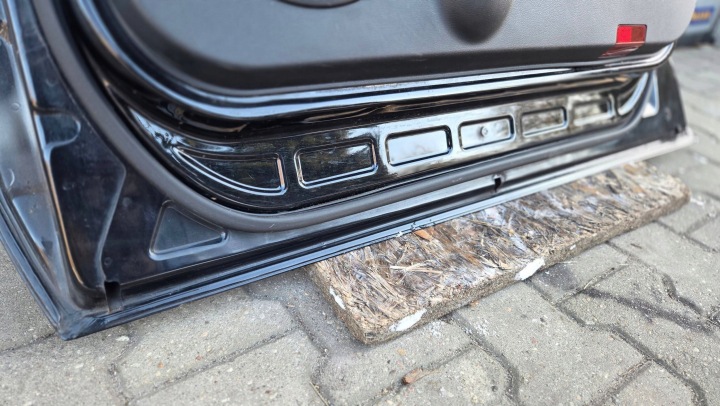 MERCEDES W245 B-KLASA PORTES AVANT DROIT CODE VERNIS 191 M-7702