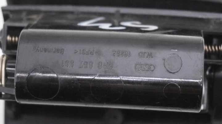 AUDI S3 8P LIFT CENDRIER 8P0857961