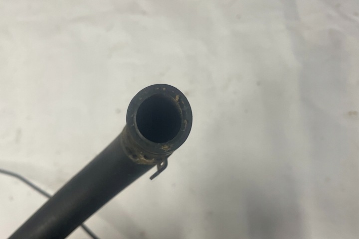TUYAU REFROIDISSEMENT MERCEDES-BENZ C (W204) A2048301696 3.0L GASOLINE 170KW 2012