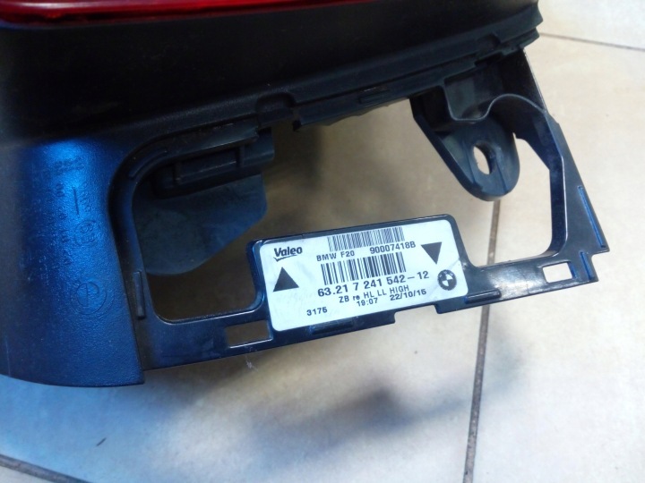 PHARE BMW 1 F20 F21 ARRIÈRE DROIT DANS AILE 63217241542 ORIGINAL