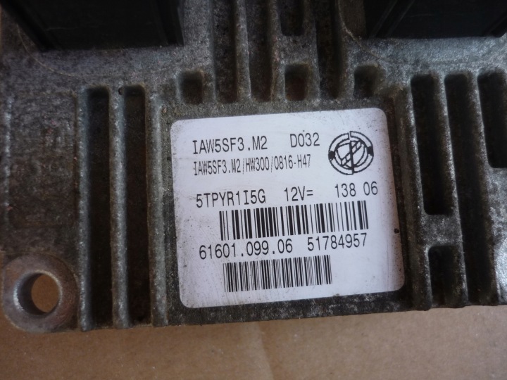 CONTRÔLEUR MOTEUR FIAT GRANDE PUNTO 1.4 8V 77KM 51784957 FONCTIONNEL