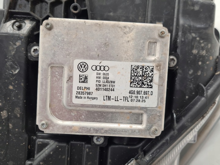 SKODA OCTAVIA III PHARE DROIT AVANT UK 5E2941016B